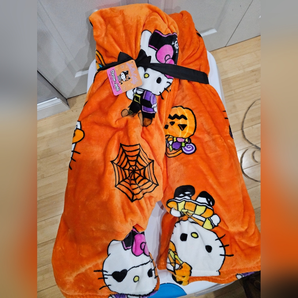 Sanrio 2 Pack Orange Halloween Spiderweb Pumpkin Hello Kitty Soft Throw Blanket - Picture 6 of 8